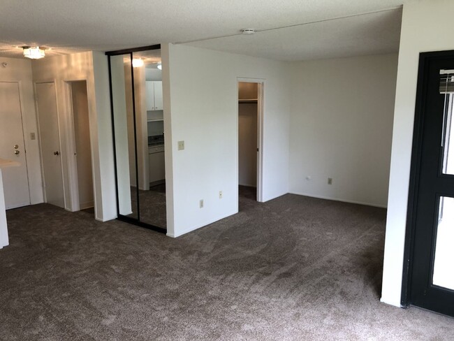 Building Photo - Studio Condo Available Now
