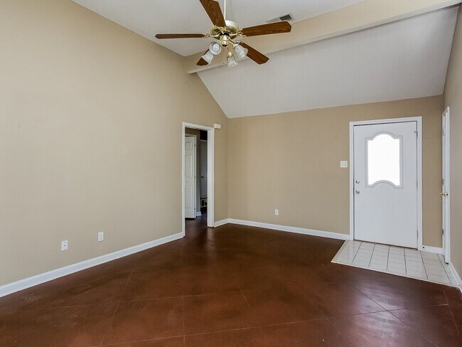 Building Photo - 150 Oakridge Dr