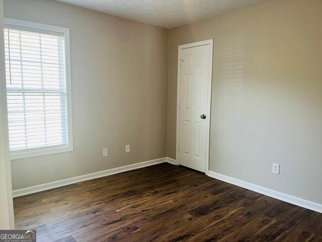 Building Photo - 313 Baileys Way