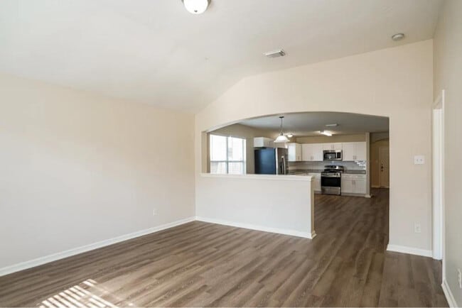 Building Photo - 8583 Chaletford Dr