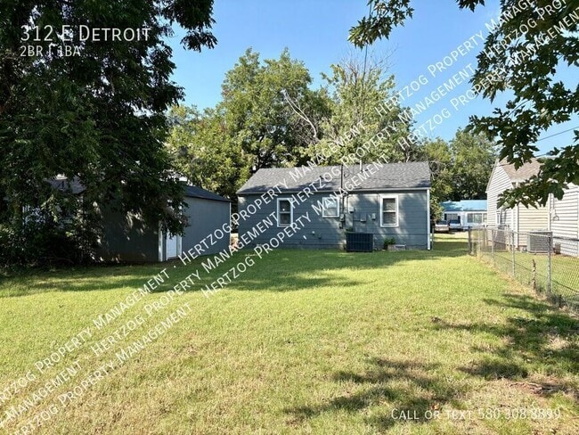 Building Photo - 312 E Detroit-