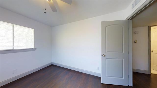 Building Photo - 404 E 9th St