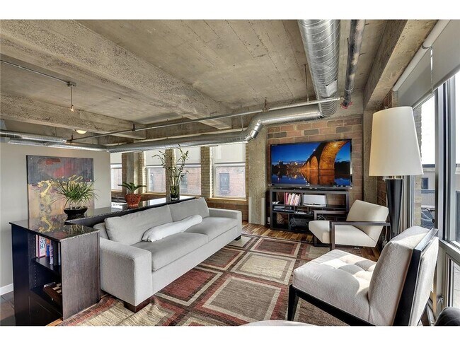 Building Photo - 901 N 3rd St