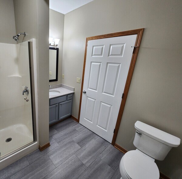 primary bath - 869 Pope St