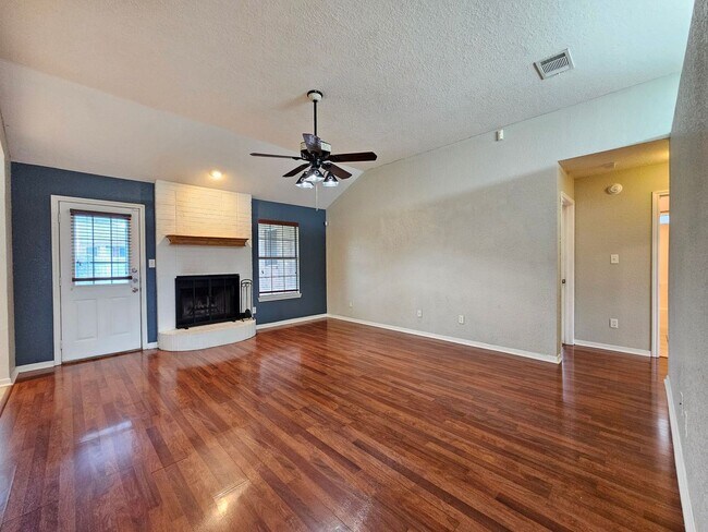 Building Photo - RENT REDUCTION & AVAILABLE NOW!