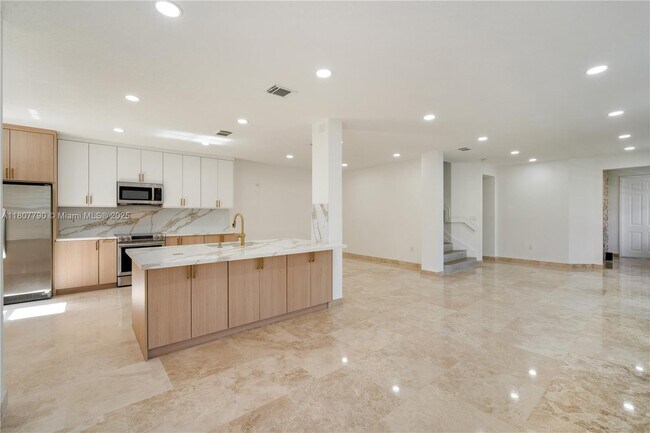 Building Photo - 7500 NW 107th Pl