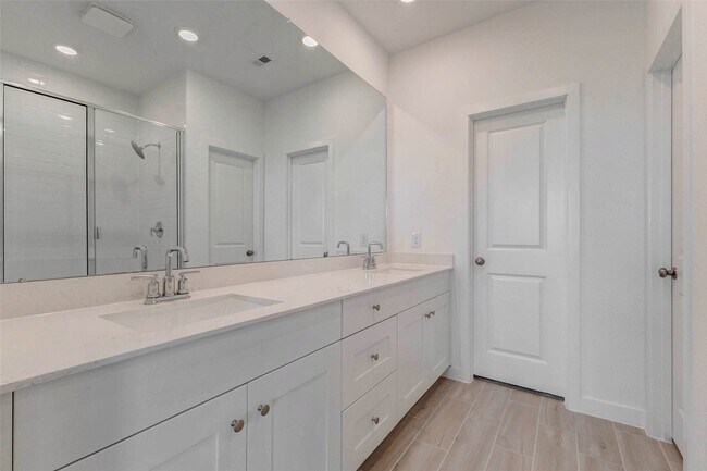 Building Photo - 31715 Wild Mdw Dr