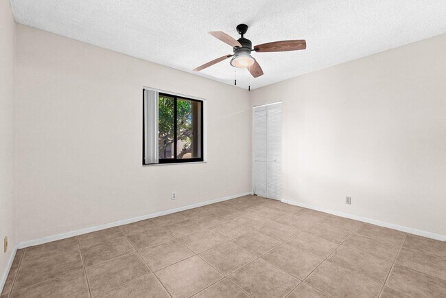 Building Photo - 432 Pine Glen Ln
