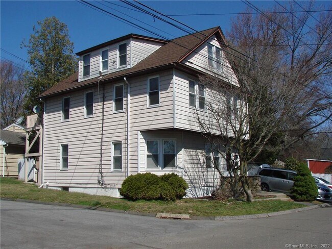 Primary Photo - 246 Old Stratfield Rd