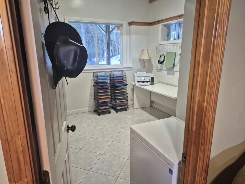 Building Photo - 17 King Arthur Dr