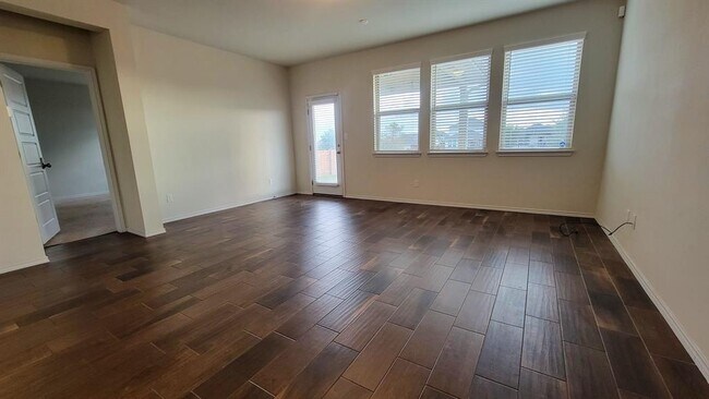 Building Photo - 128 Cypress Hills Rd