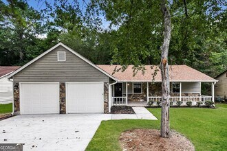 Building Photo - 263 Independence Dr