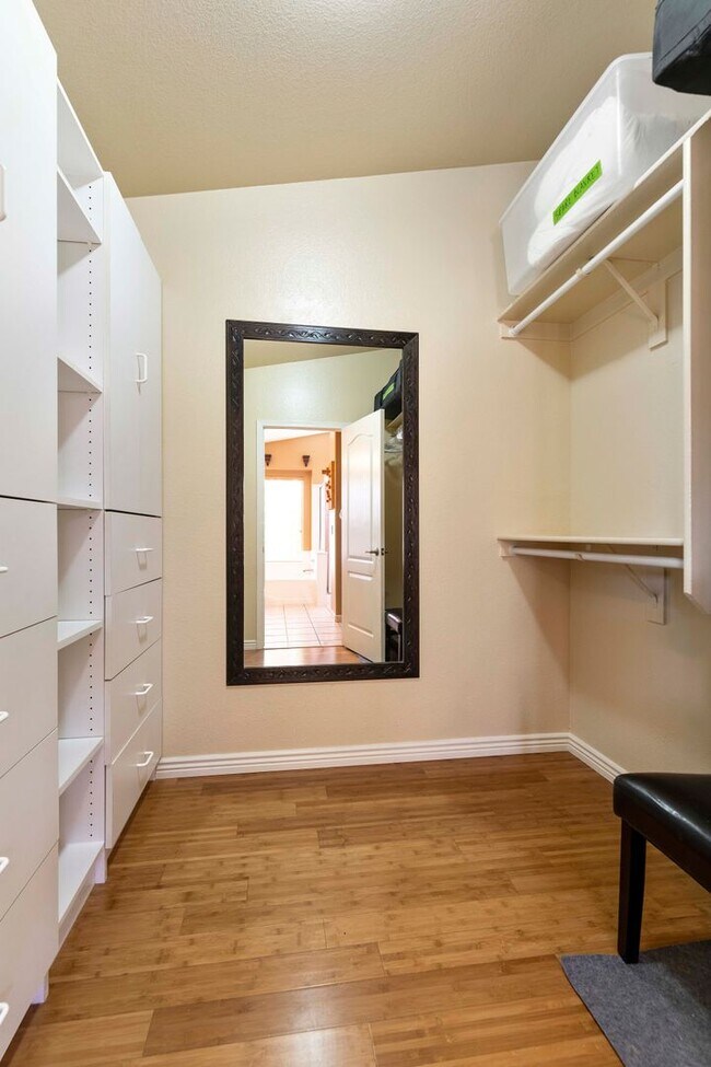 Building Photo - Gorgeous fully furnished home in Gilbert w...