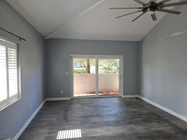 Living room looking to patio - 2925 Lichen Ln