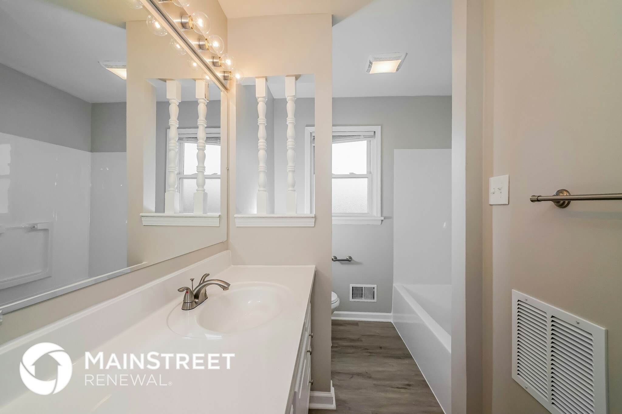 Building Photo - 8000 Cloverport Ct