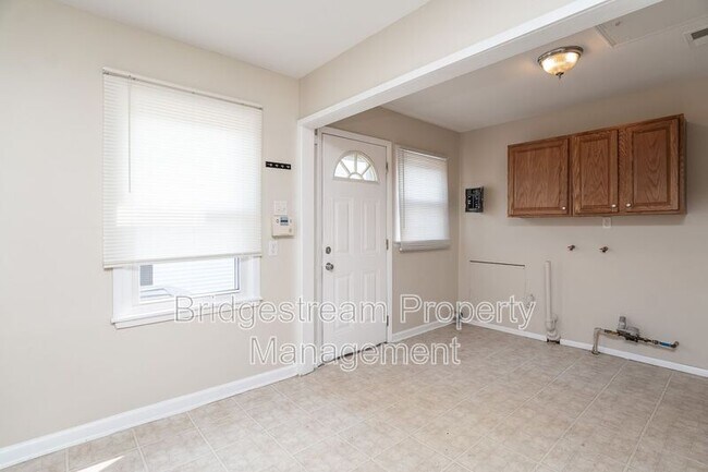 Building Photo - 4340 Merrydale St