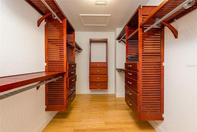 Building Photo - 2876 Bayshore Trails Dr