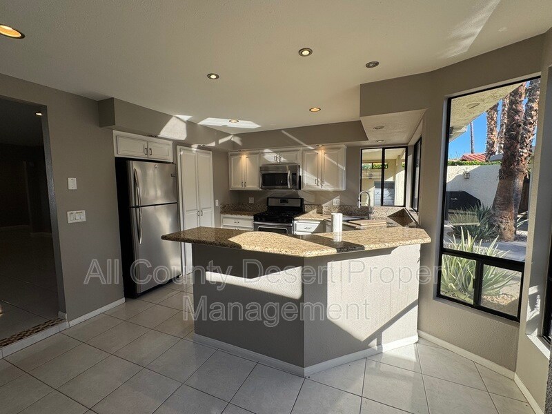 Building Photo - 70181 Sun Valley Dr