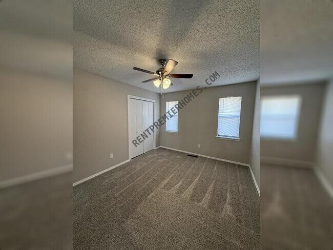 Building Photo - 1720 SE 7th St