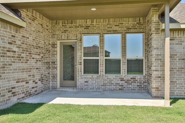 Building Photo - 15230 Kickapoo Cavern Dr