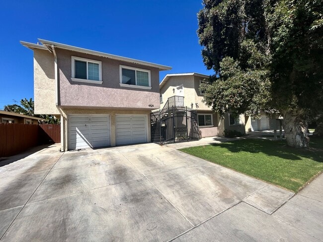 Building Photo - Beautiful 2BD/2BA W/ A/C and Reserved Parking in Normal Heights!