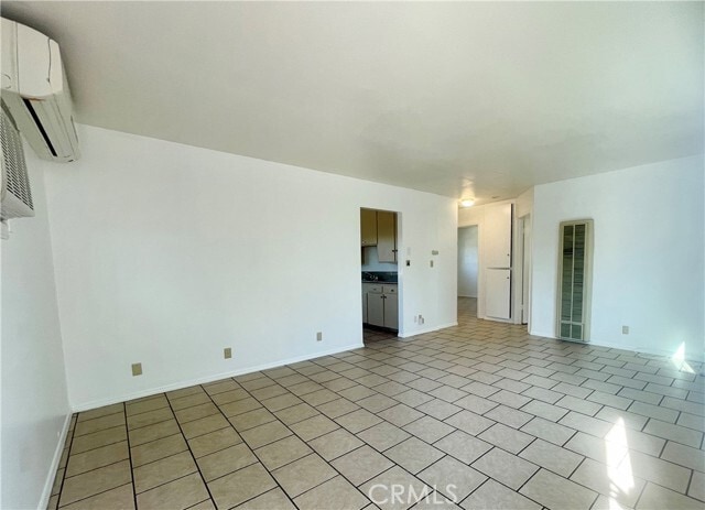 Building Photo - 510 S Vine Ave