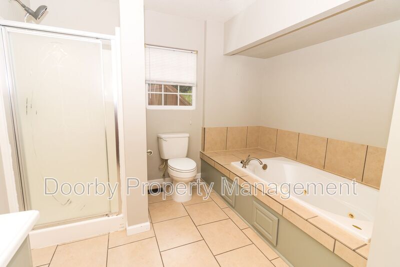 Building Photo - 9134 Westminister Cir Dr