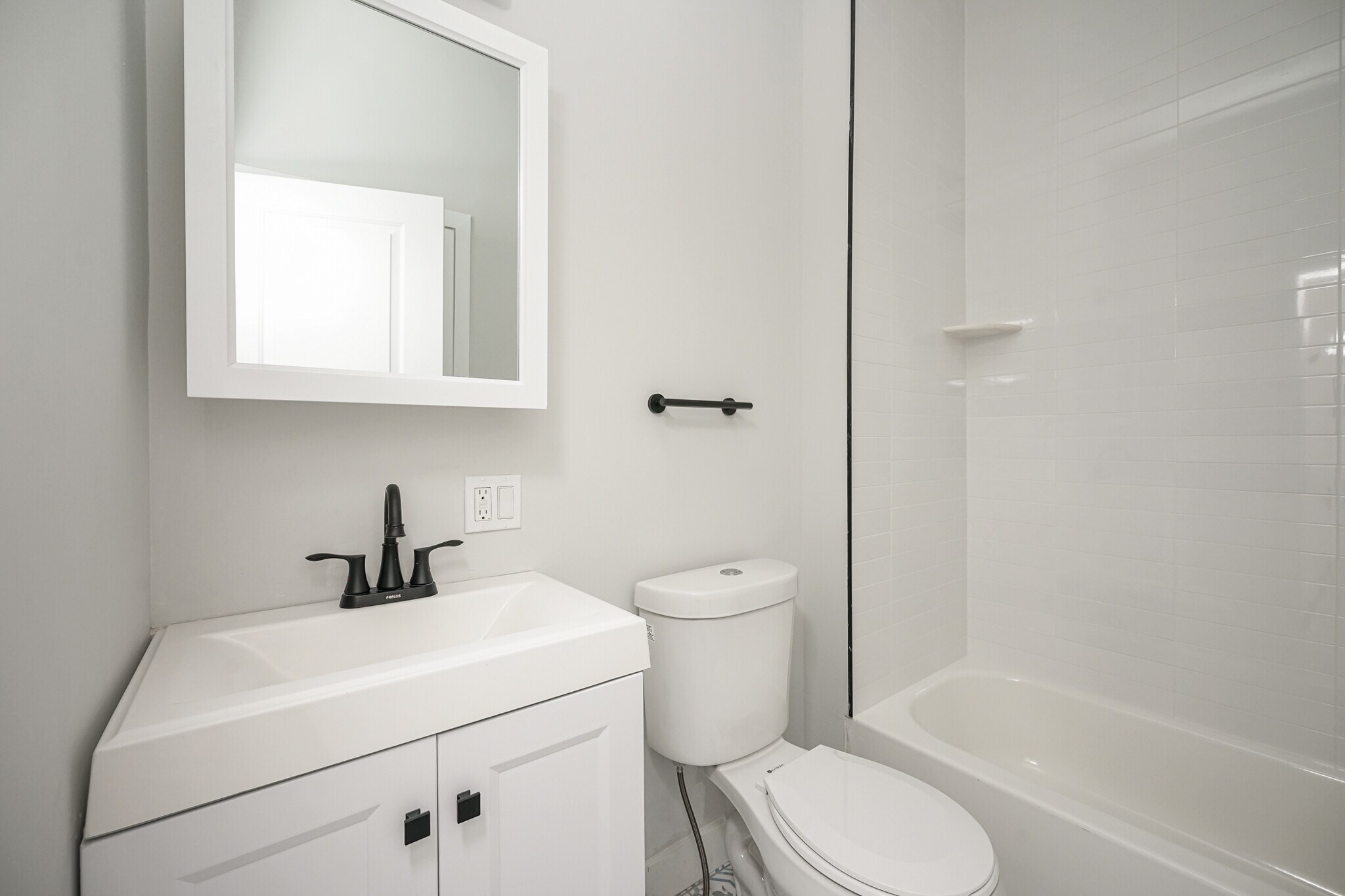 Building Photo - 1653 S Lawrence St