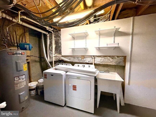 Building Photo - 6166 Wellington Commons Dr