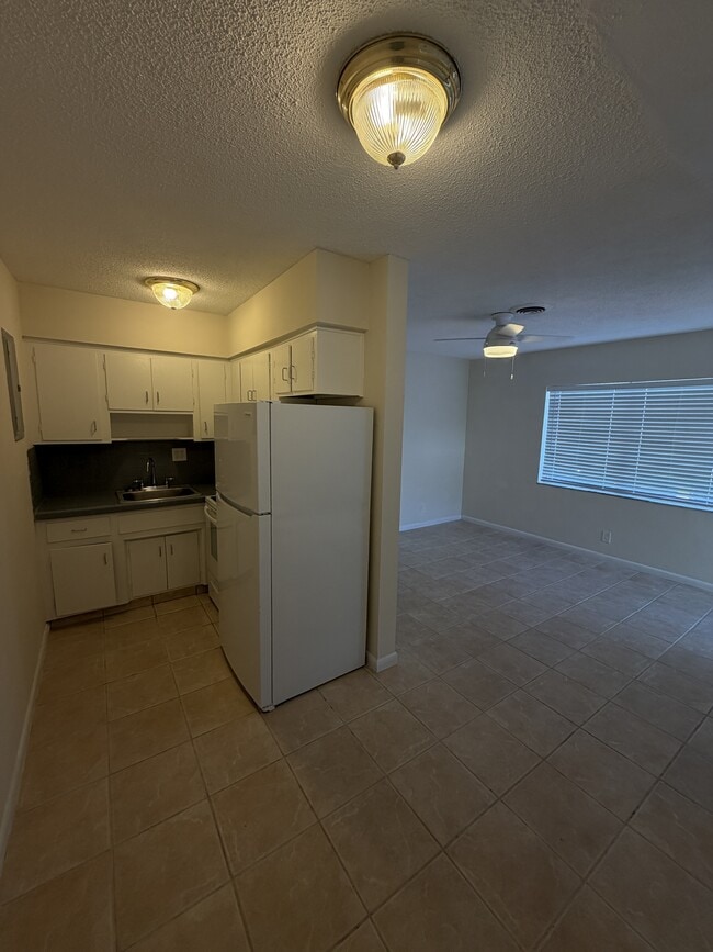 Interior Photo - 316 - Lamplighter LC