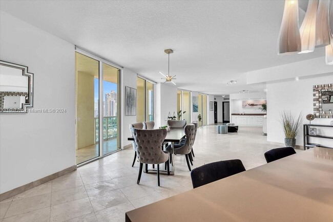 Building Photo - 150 Sunny Isles Blvd