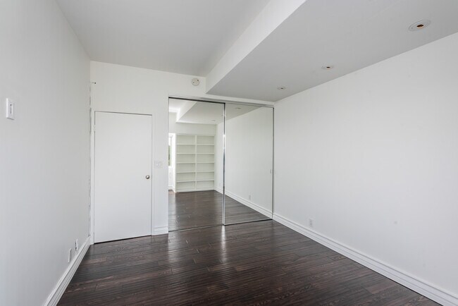 Building Photo - 1155 N La Cienega Blvd