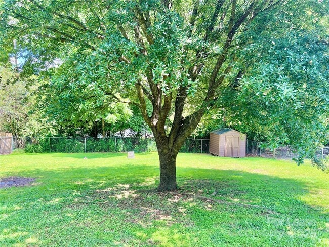 Building Photo - 2113 Waxhaw Indian Trail Rd