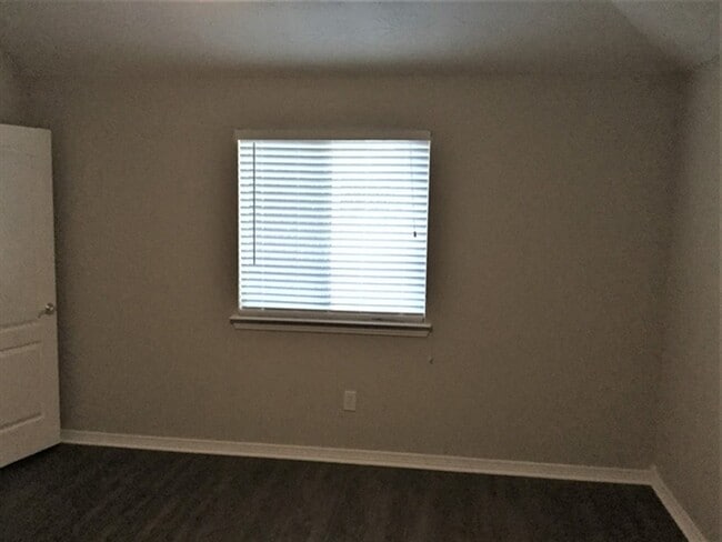 Building Photo - 2213 Perkins Crossing Dr