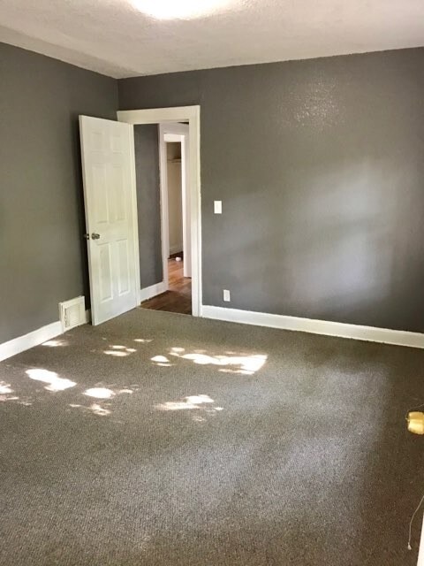Building Photo - Delightful 3 bedroom home