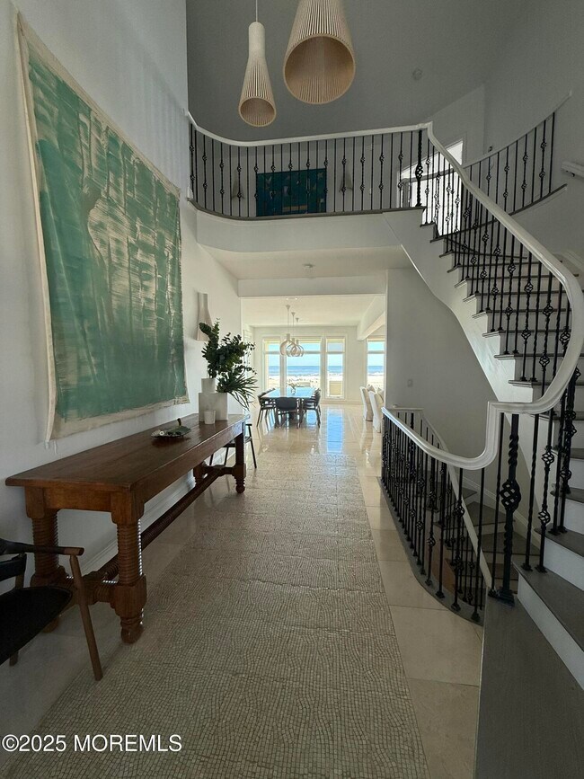 Building Photo - 31 Riviera Dr