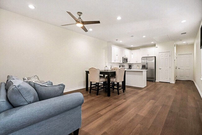 Primary Photo - 3521 Avenue N 1/2 Rear