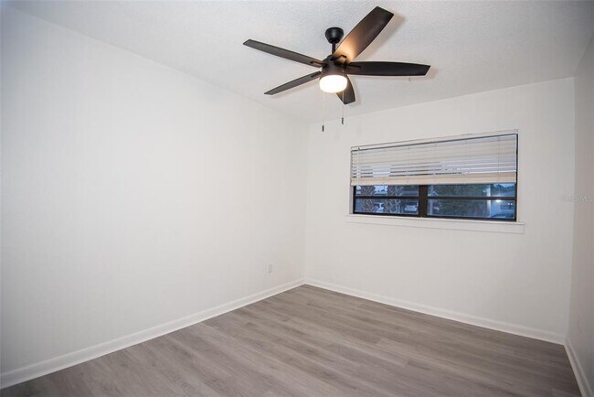 Building Photo - 6440 Greylynne St