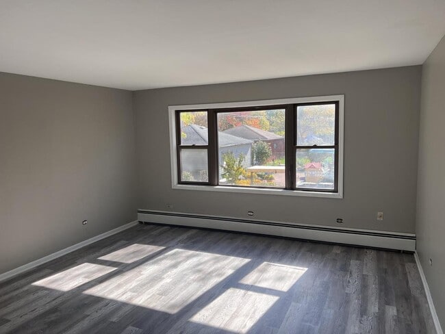 Building Photo - 17915 Wentworth Ave