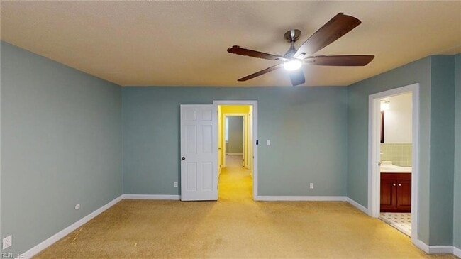 Building Photo - 707 Sir Walter Cir