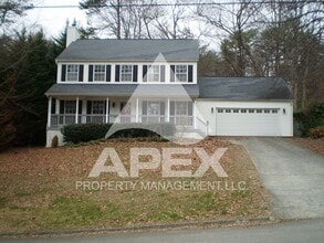 Building Photo - Spacious 3 Bd - 2.5 Ba Cottage Style 2-St...