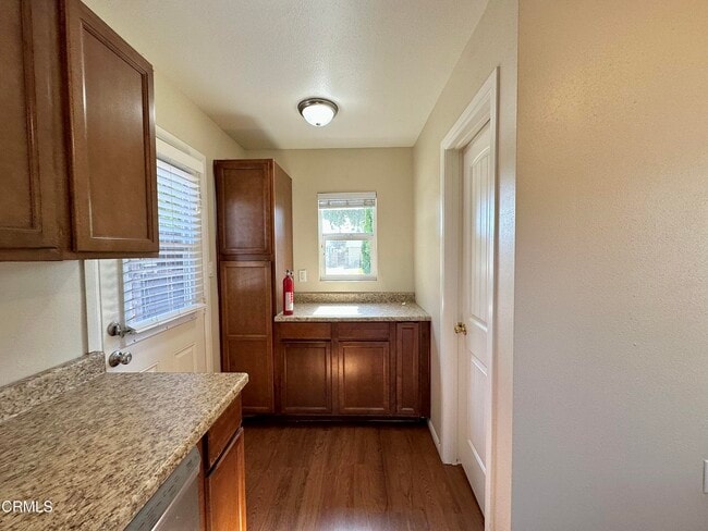 Building Photo - 36 La Verne Ave