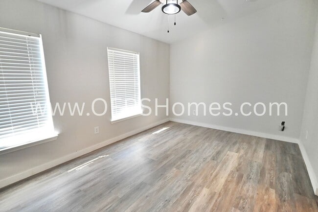 Building Photo - Charming 1-Bedroom Condo in Prime Destin Location