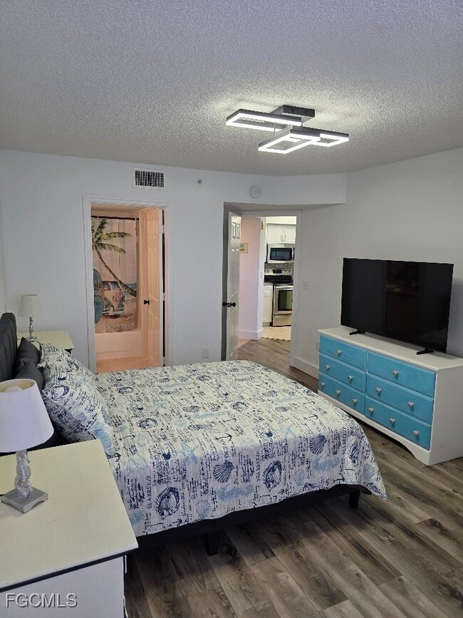 Building Photo - 8870 Colonnades Ct W