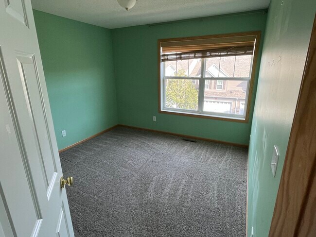 Building Photo - 348 Jolly Ln