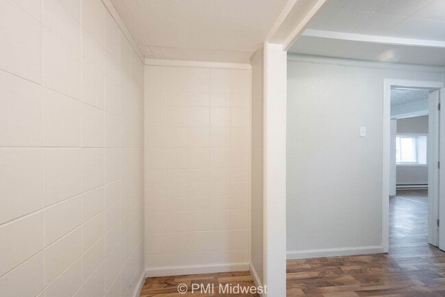 Building Photo - "Cozy 1-Bedroom Oasis in Greenfield – Perf...