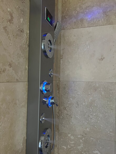 Building Photo - 1542 Cobb Hill Rd