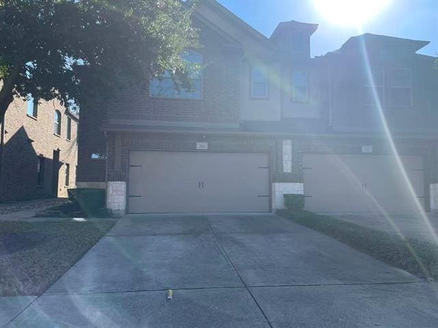 Building Photo - 324 Tallgrass Ln