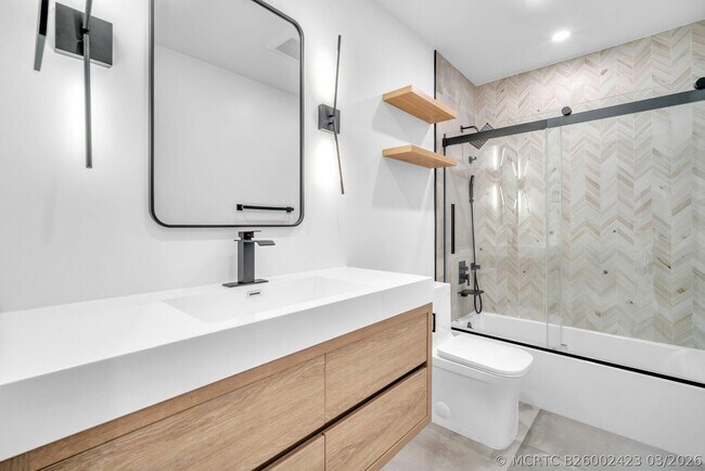 Building Photo - 2460-2466 SW 58th Manor