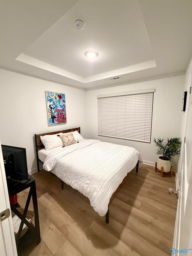 Building Photo - 7559 Discovery Pt Dr NW